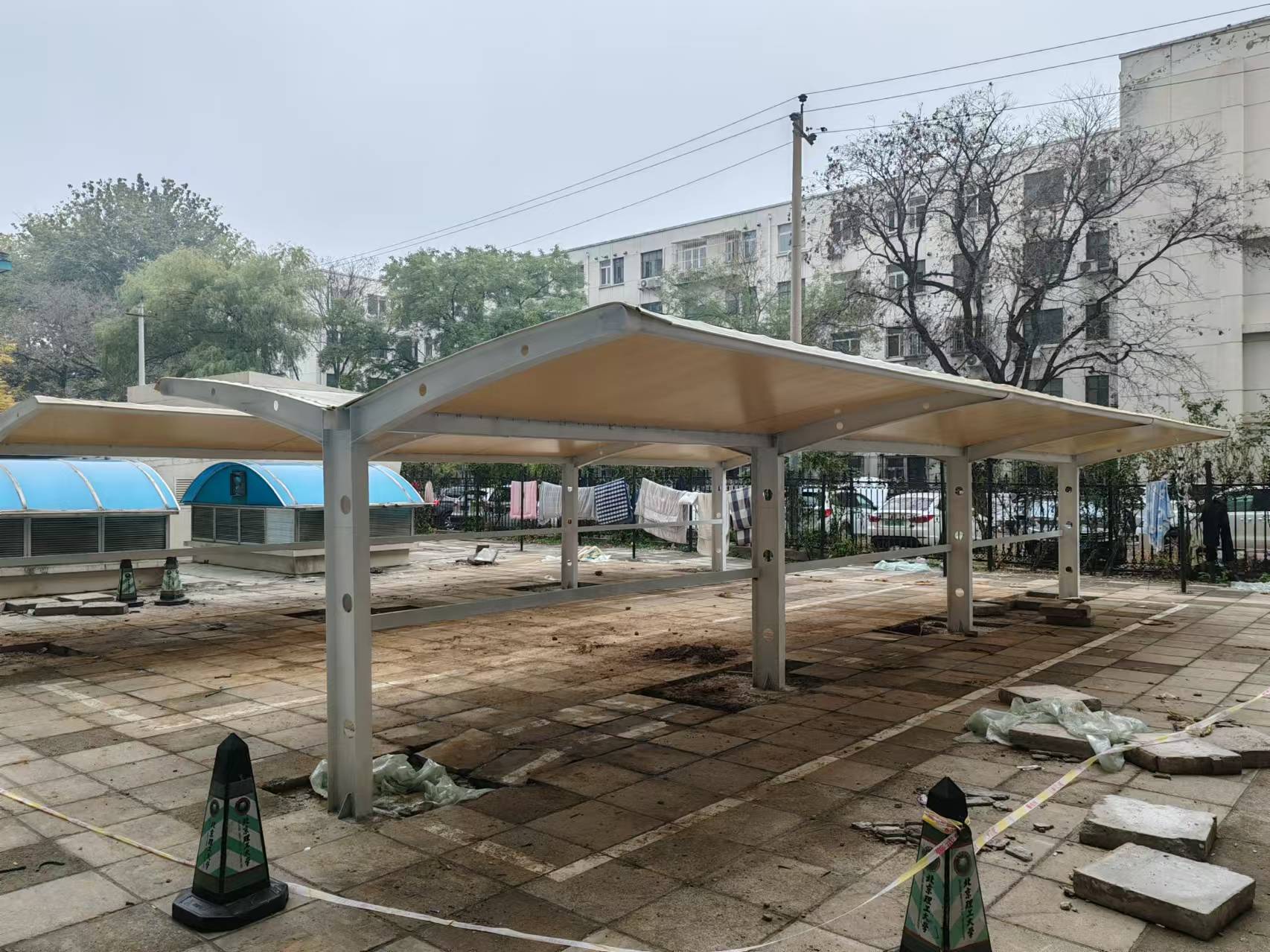 金昌膜结构挡雨车棚价格明细表