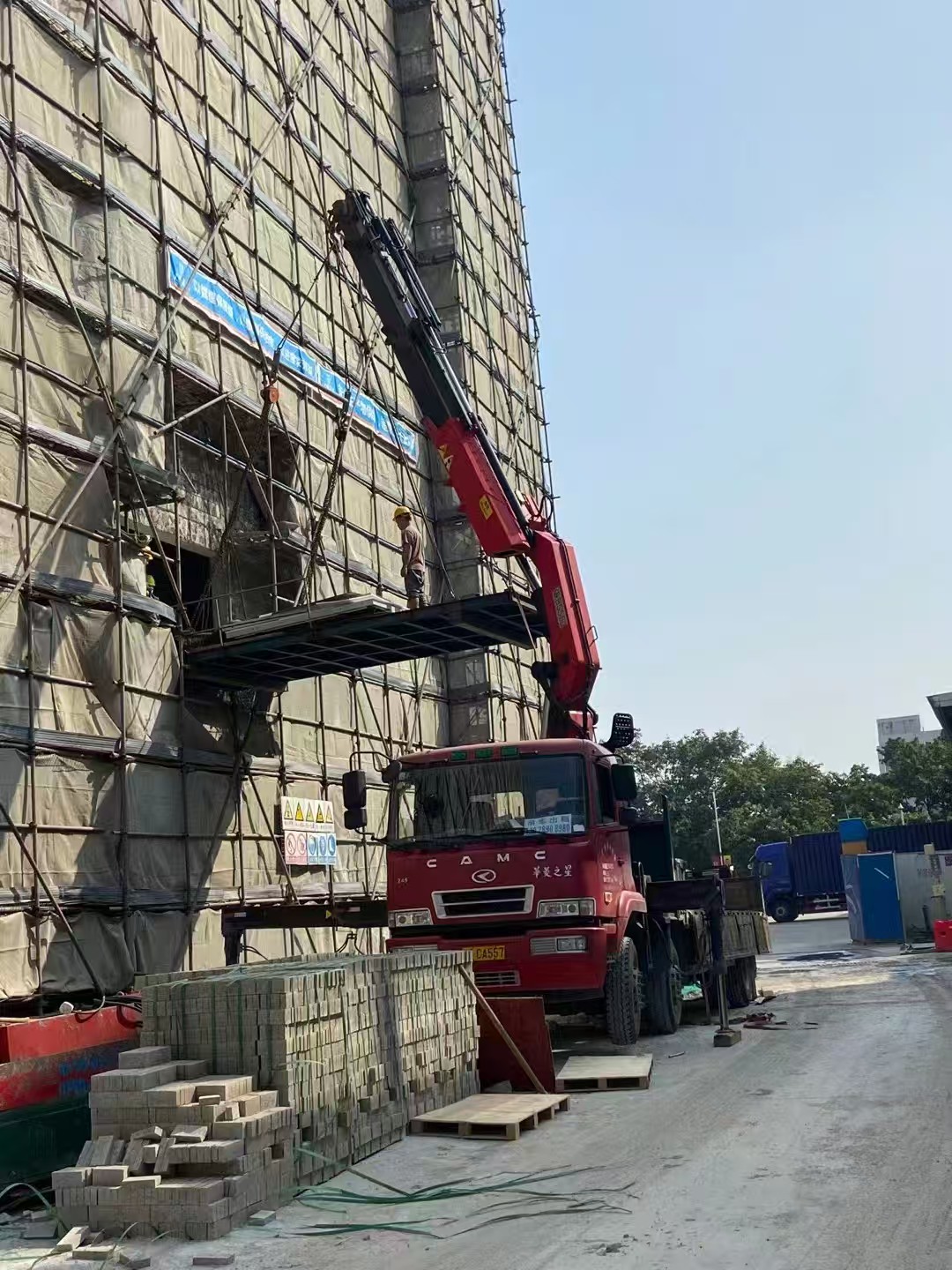漯河附近500米吊车出租价格优惠之选