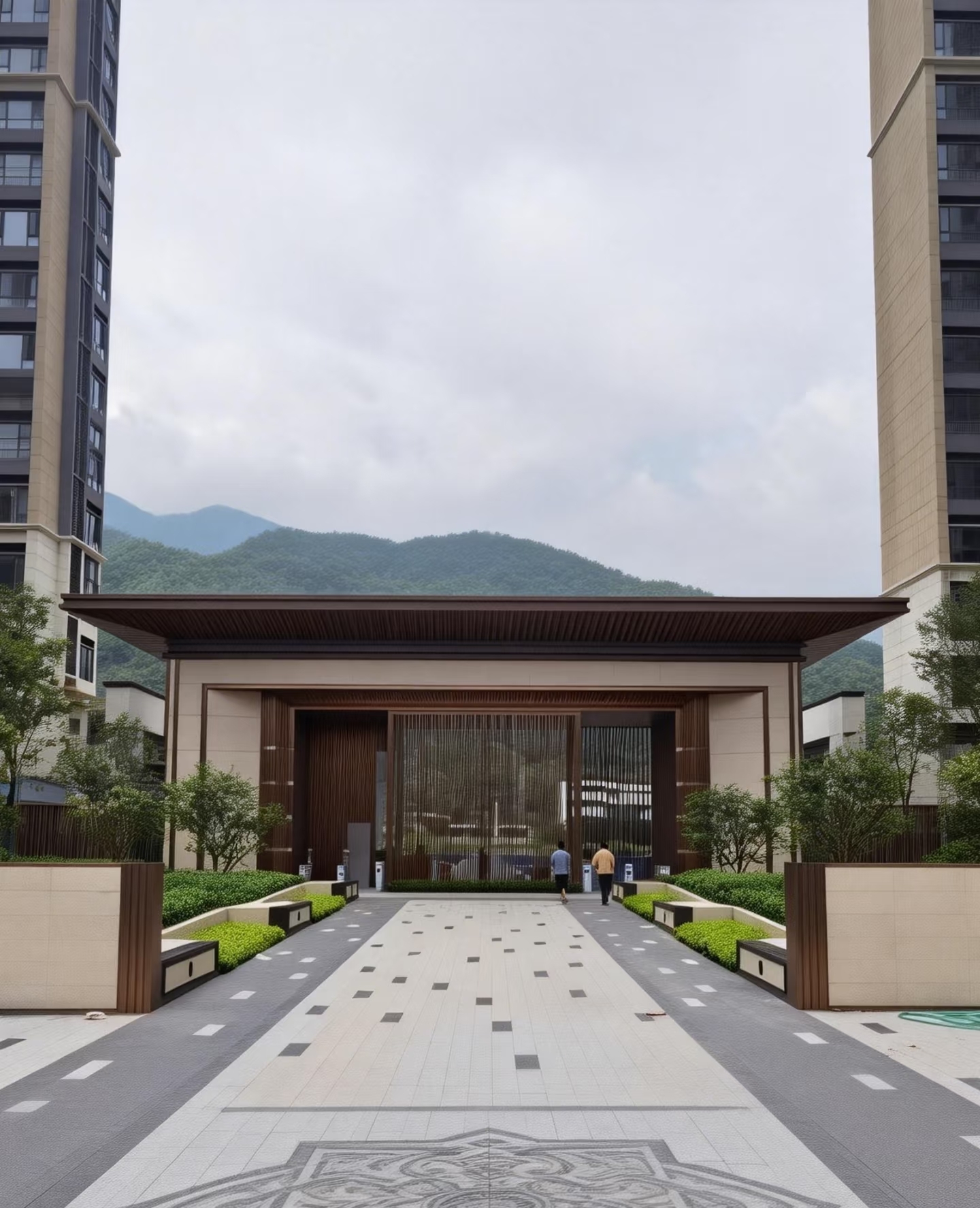河北承德玻璃钢雕塑定制