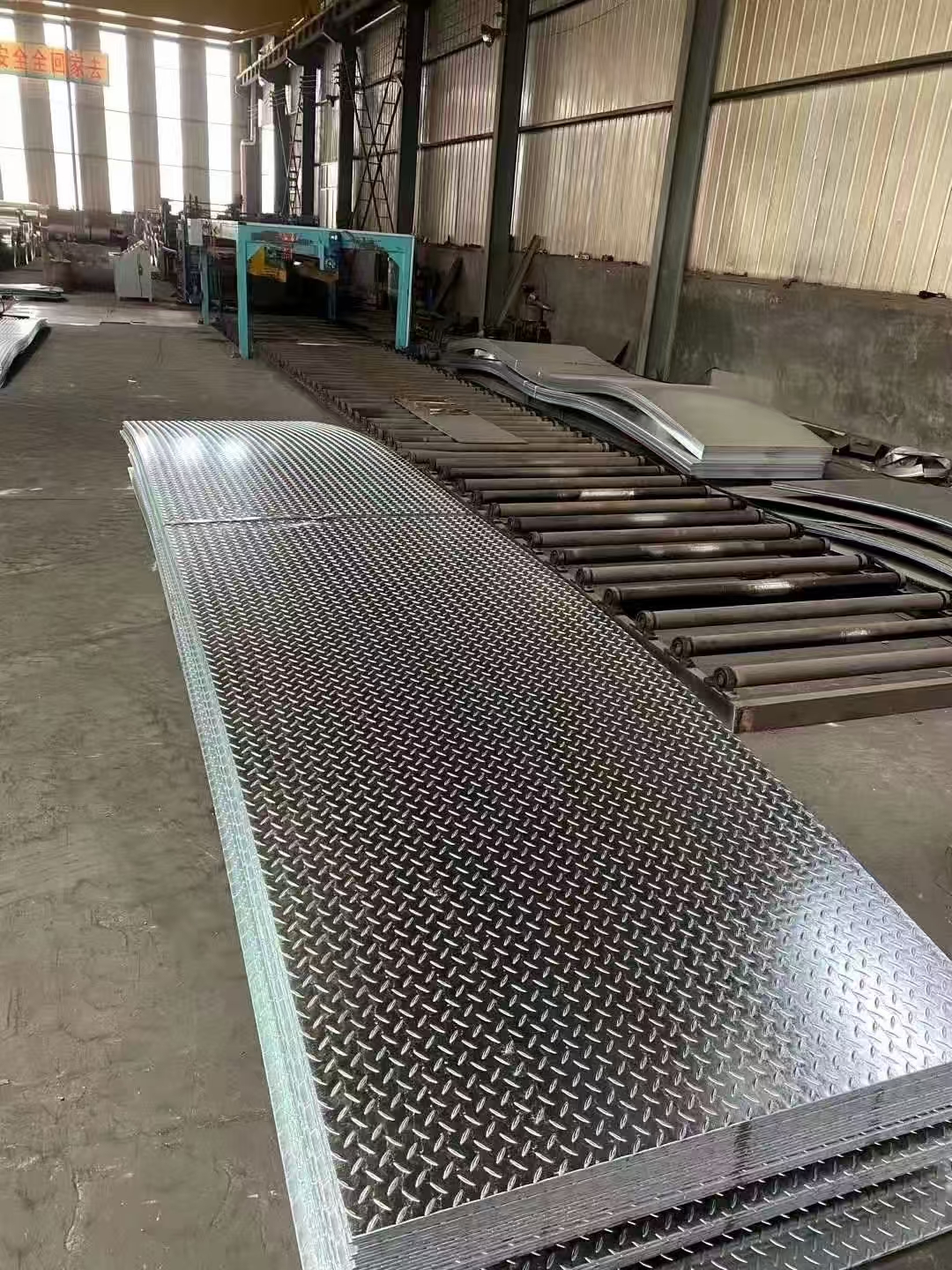 上海楼梯防滑地板生产厂家