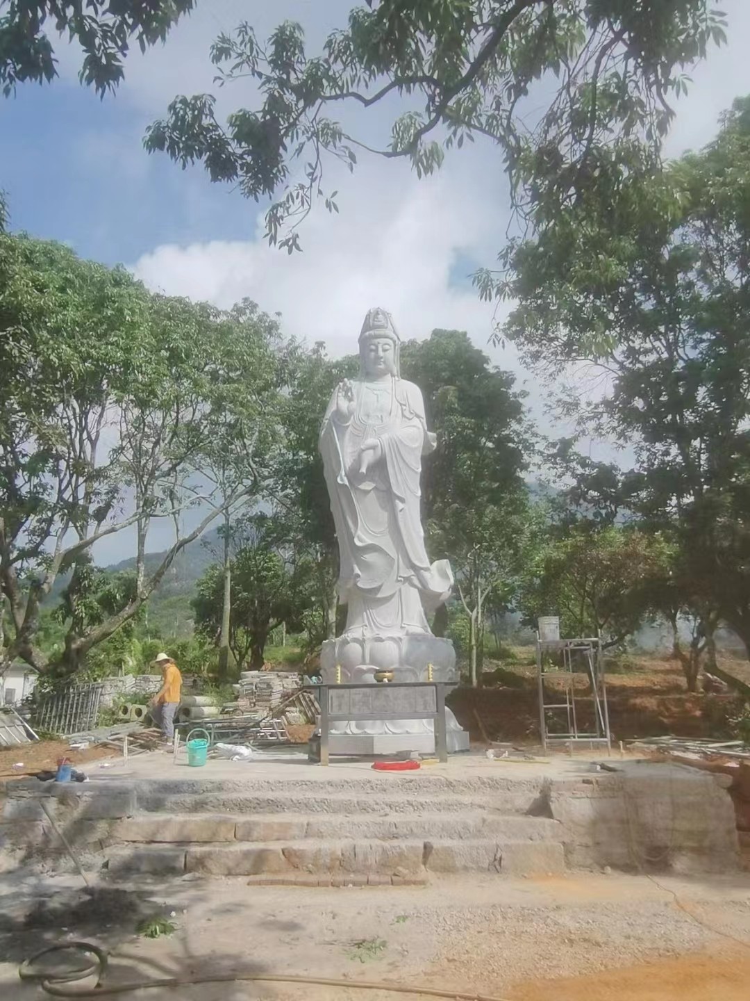 德宏州花岗岩观音像逼真造型精品