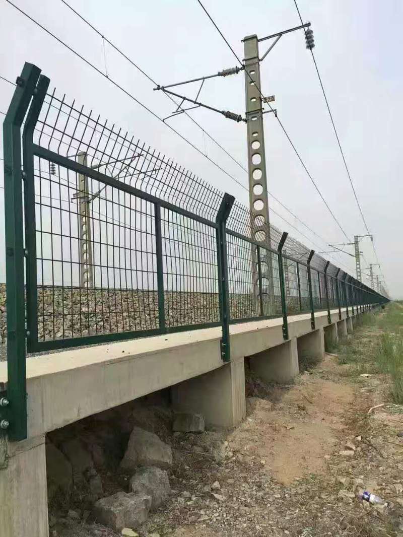 新疆阳台护栏网批发厂家