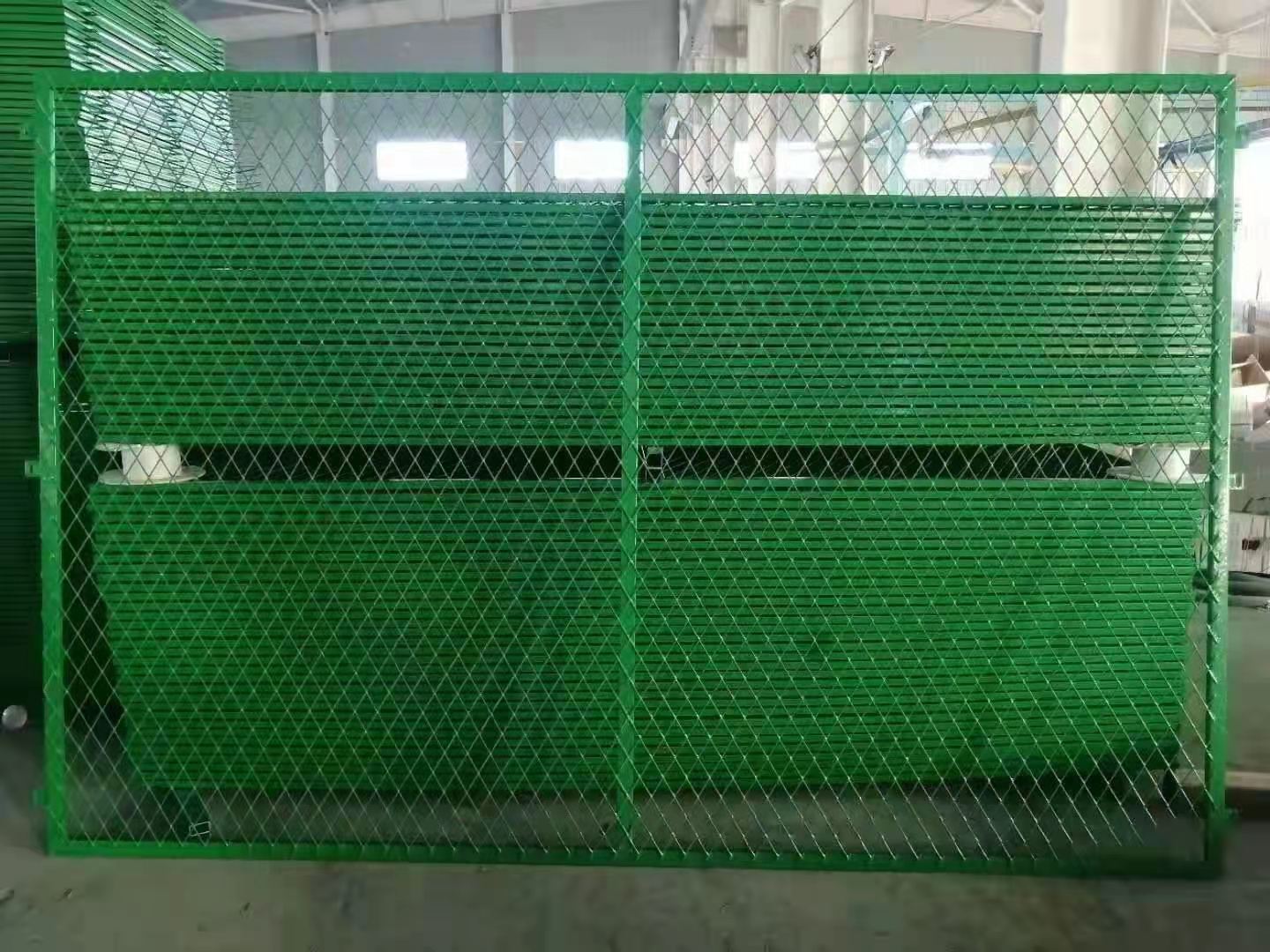 新疆铁艺护栏网直销厂家