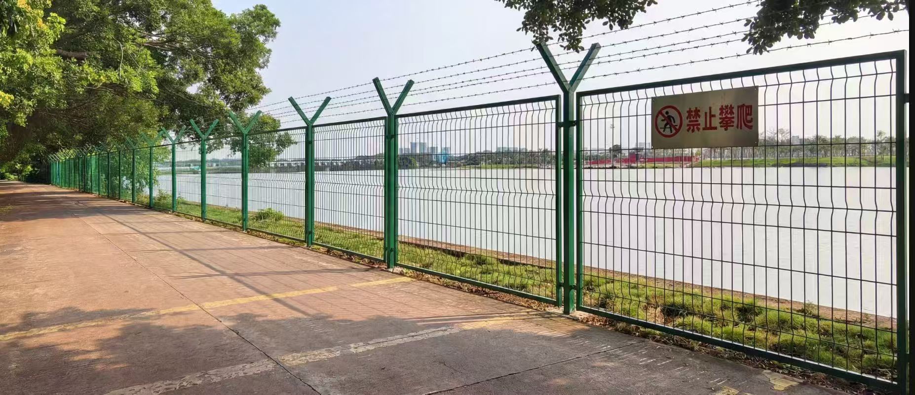云南迪庆州德钦荷兰网生产过程