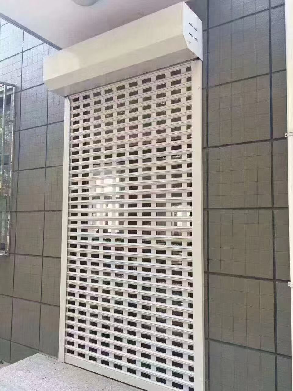 畹町荣皋门业电动门生产厂家应用场景
