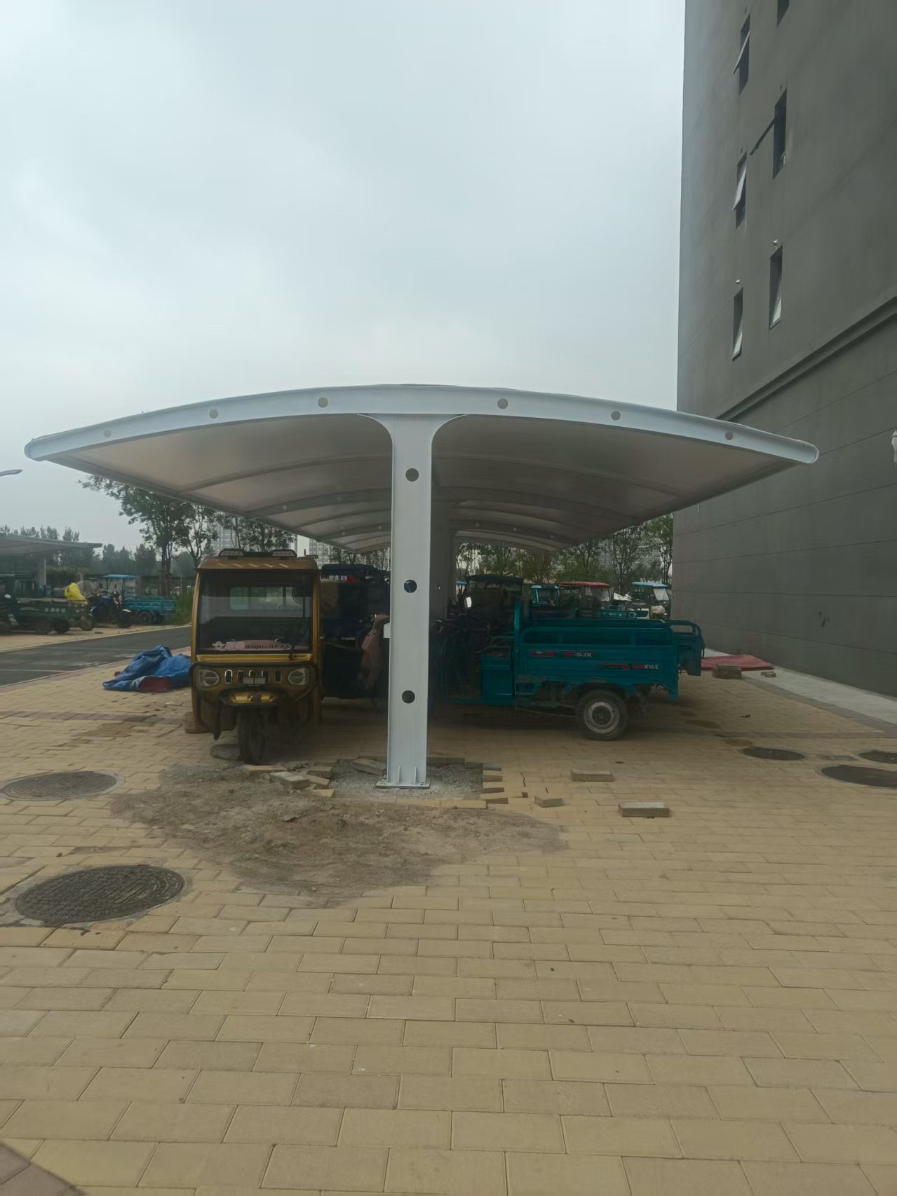 湖北鄂州七字形膜结构车棚包工包料