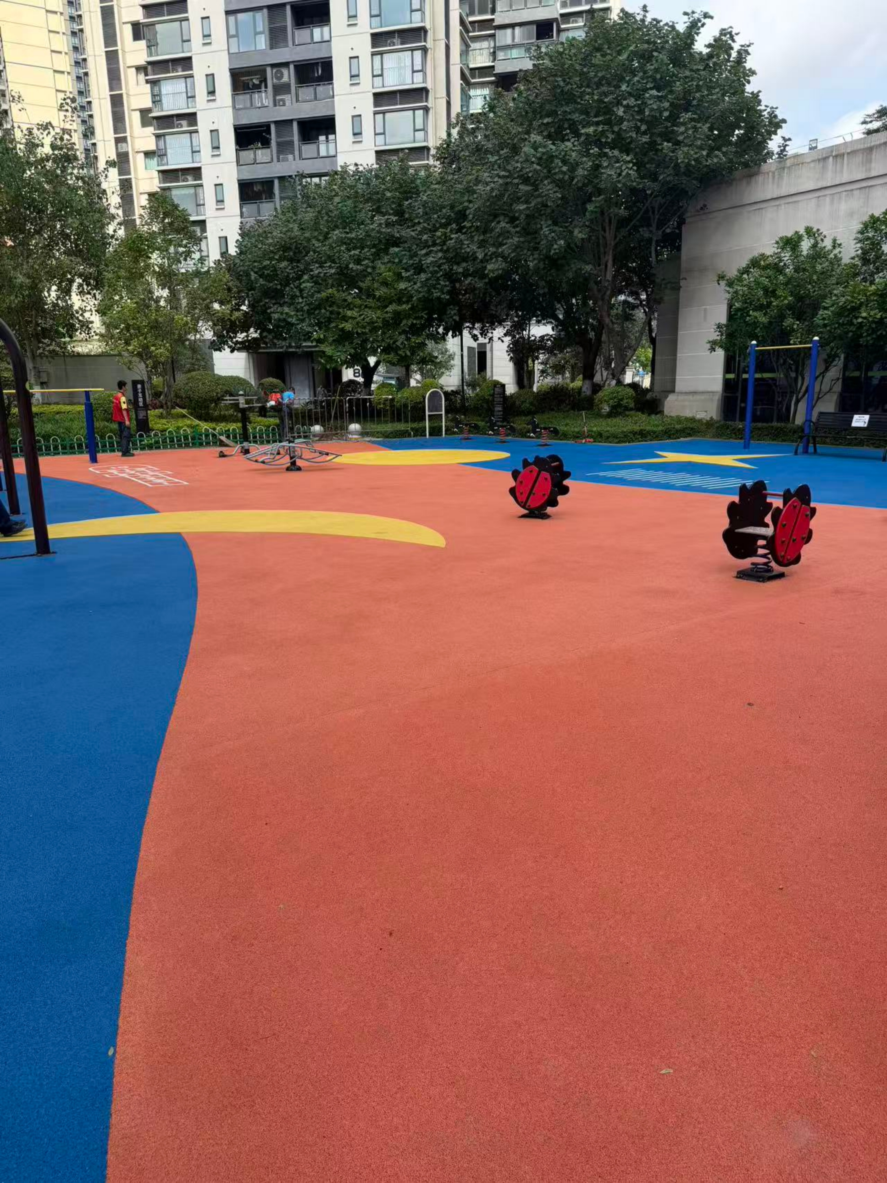 天津废旧橡胶跑道回收公司