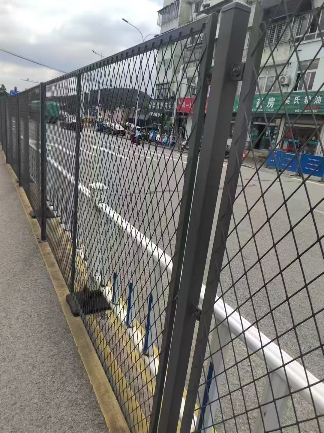 隆尧振昂丝网浸塑高速公路隔离网生产厂家应用场景