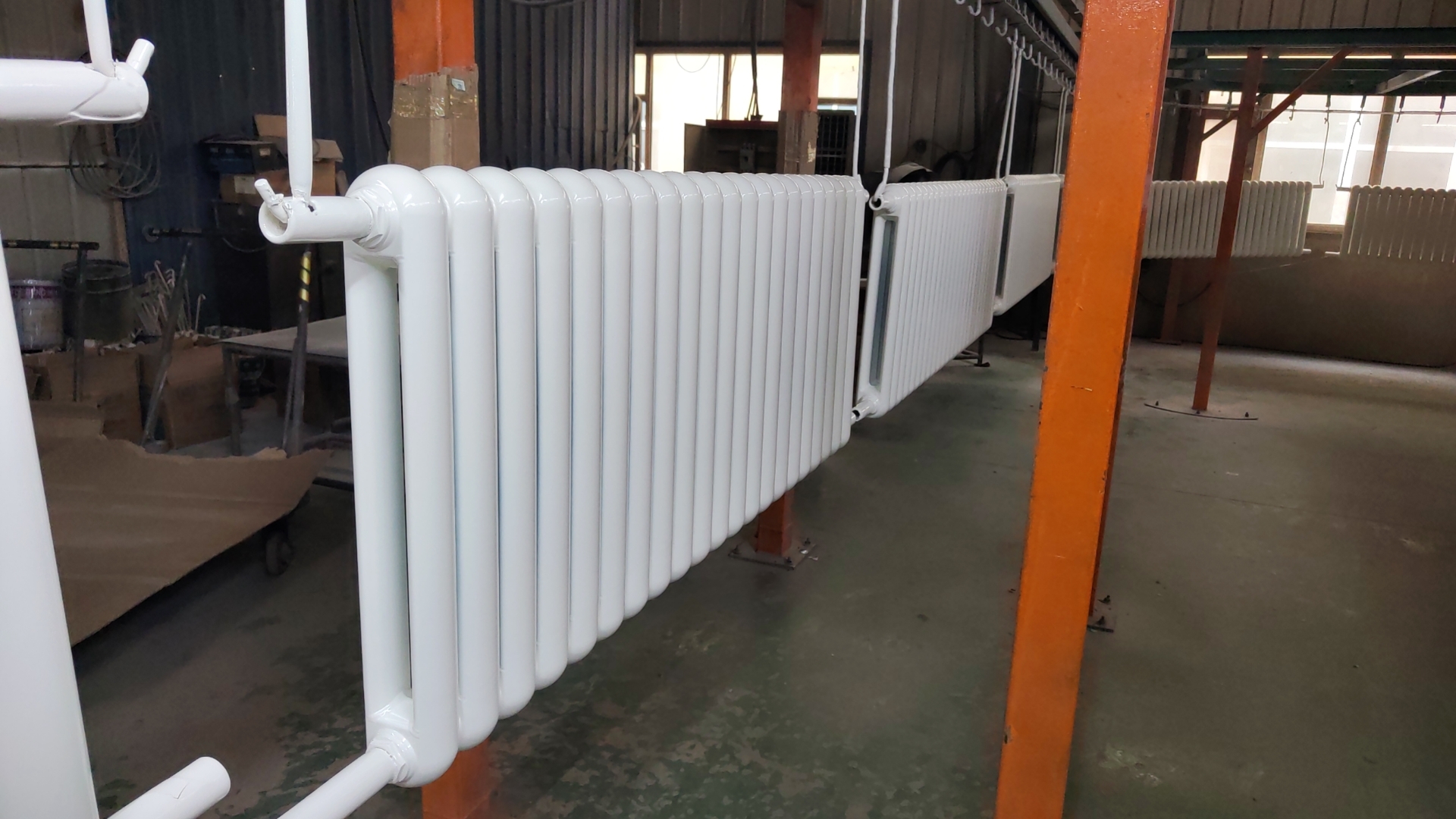 建昌骏马散热器骏马散热器现货展示