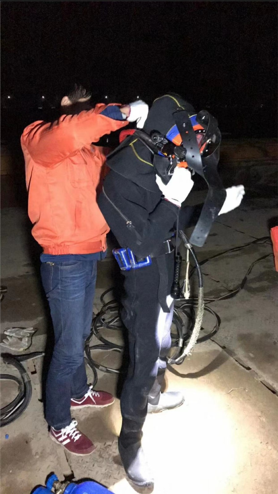 西和依蓬水下作业水下物品打捞哪家好案例图片