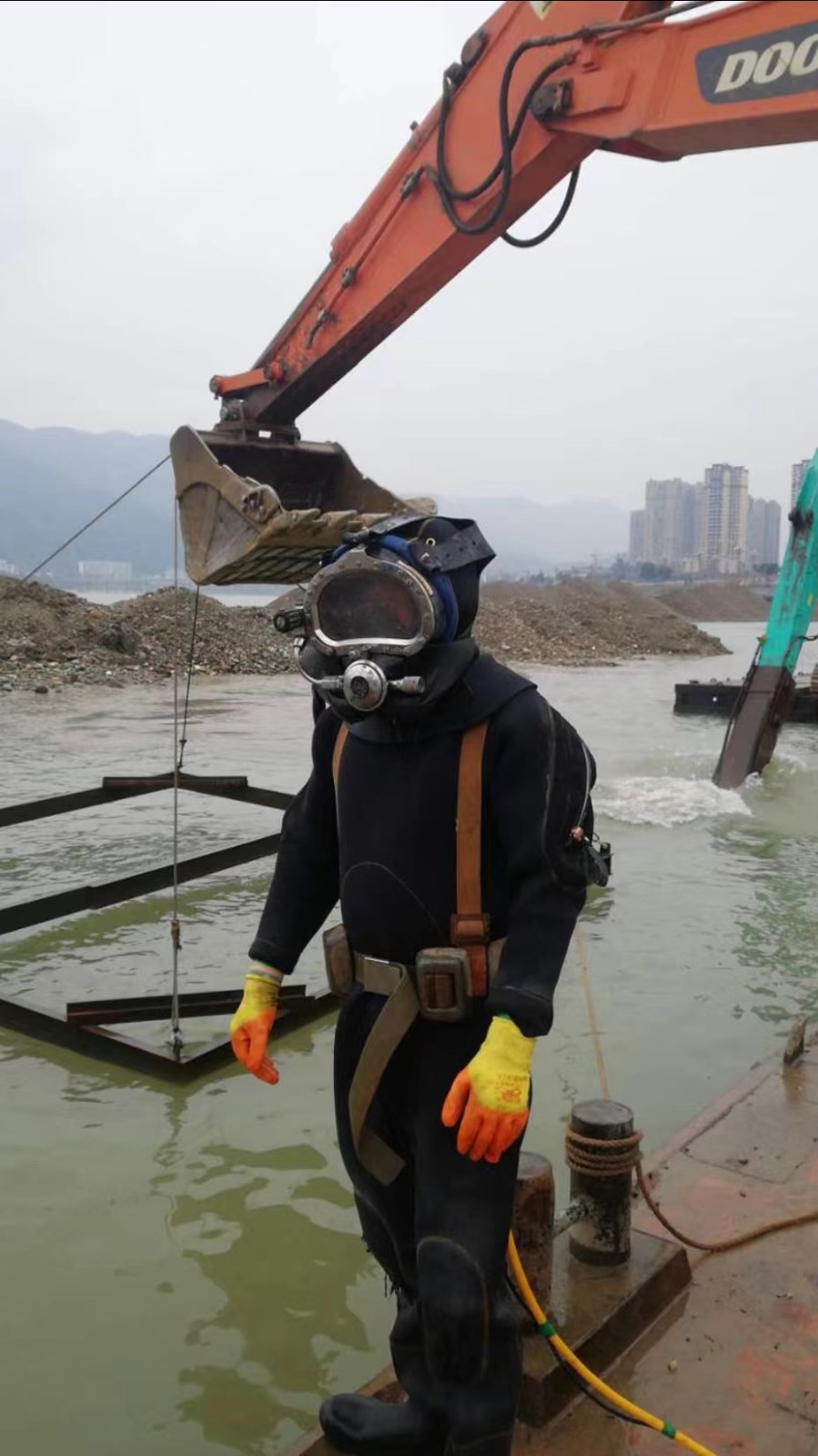 西和依蓬水下作业水下物品打捞哪家好实拍