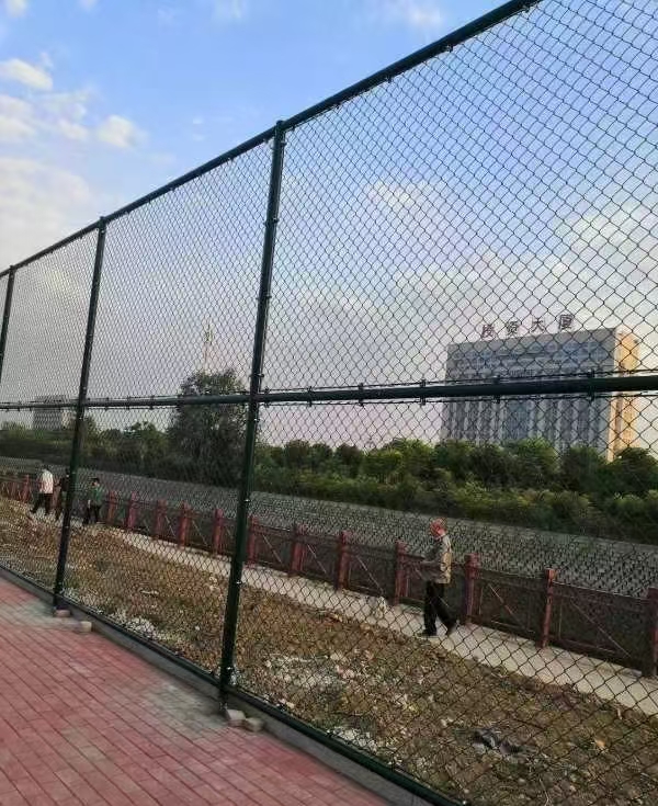 三亚泓德金属制品靠谱的校园运动场护栏网供应商应用场景