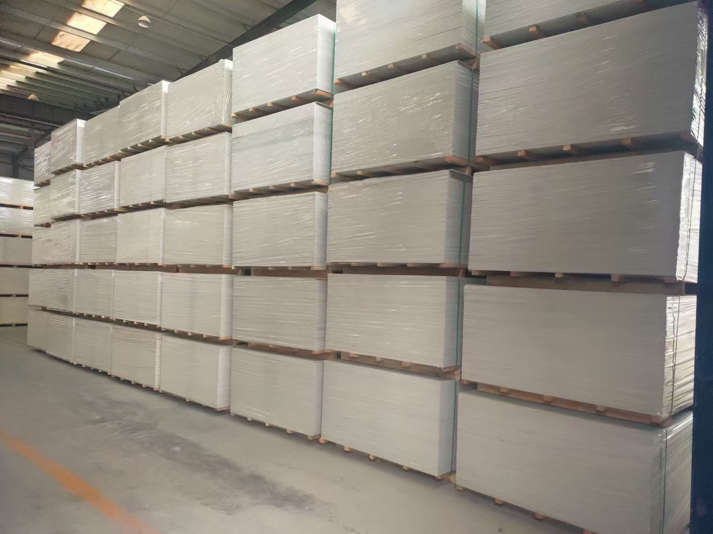 隆格尔防护新材料,隆格尔特种金属加工,隆格尔轨道交通配套构件三大领域,隆格尔是集产品研发,隆格尔定制生产,隆格尔工程施工,隆格尔进出口贸易于一体:高纯铅板(0.3mm-50mm国标铅材),隆格尔防辐射铅门,隆格尔气密电动防护门,隆格尔铅玻璃,隆格尔铅屏风,隆格尔医用铅衣,隆格尔硫酸钡防护涂料,隆格尔异形铅件,隆格尔高纯铅丝/铅棒等防护耗材,医用铅板厂家