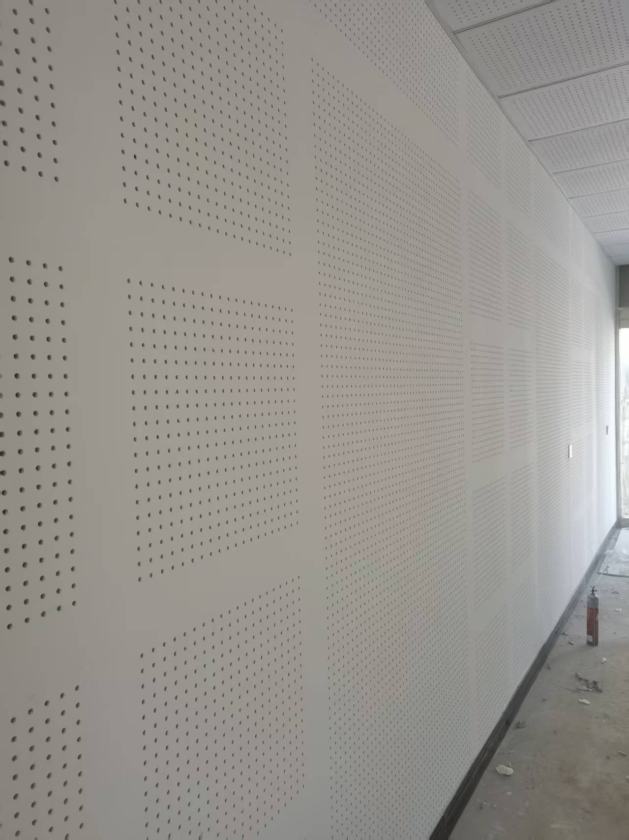 定南洛菲特声学工装吸音吊顶材料工厂案例图片
